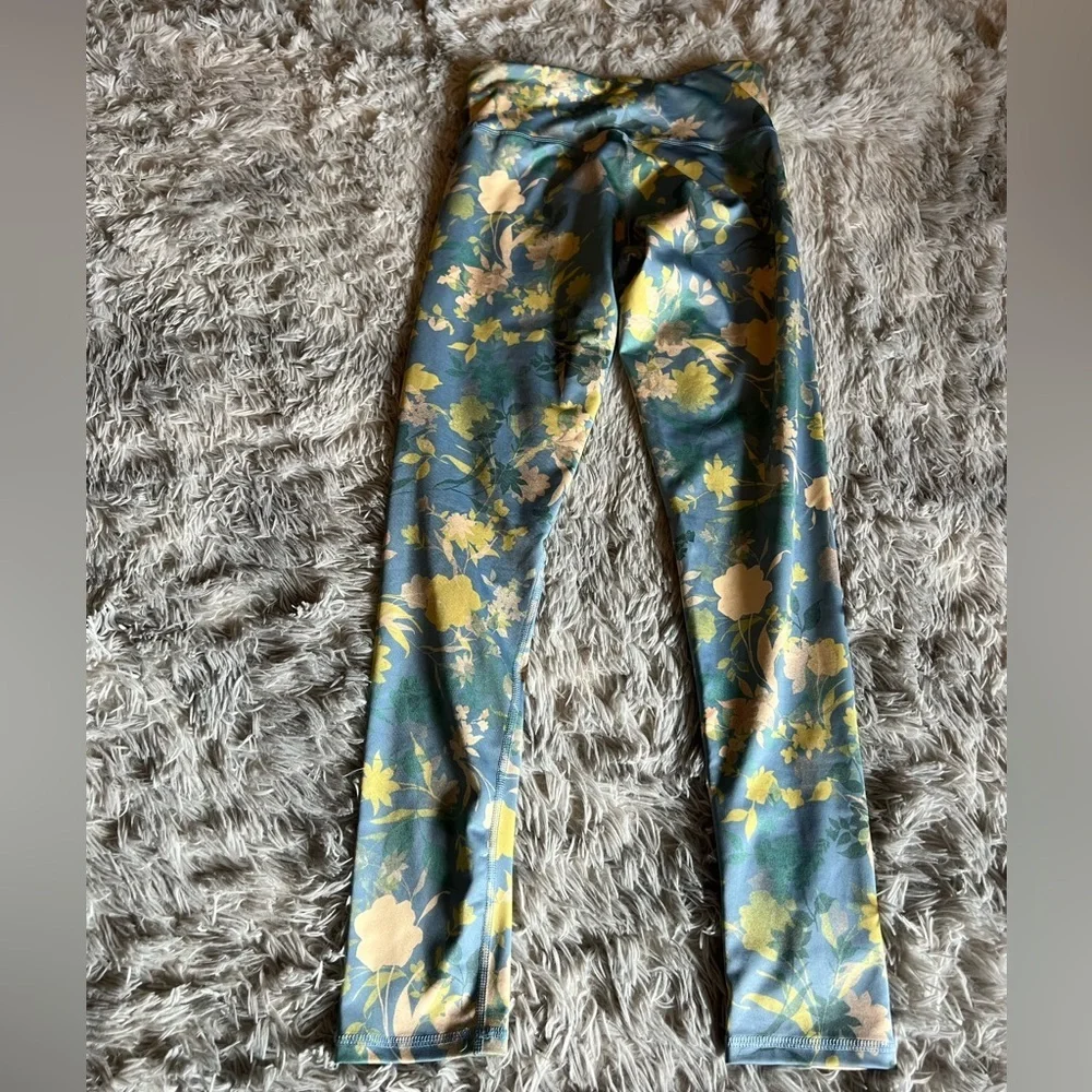 Old Navy active girls floral workout leggings